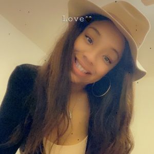 Meet your Posher, Brooksie